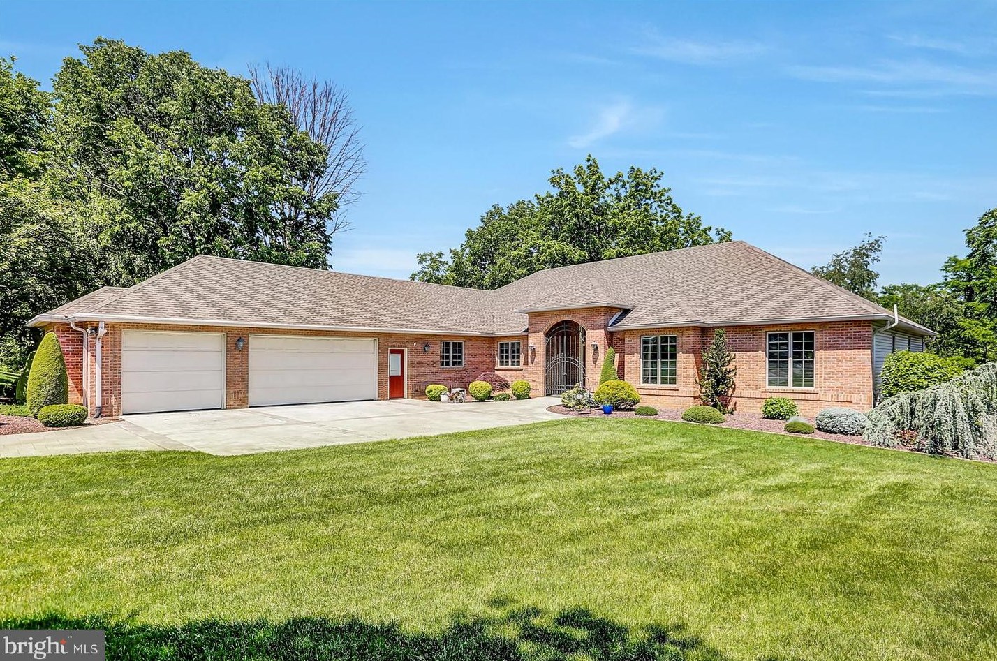 19 Woburn Abbey Ave, Camp Hill, PA 17011
