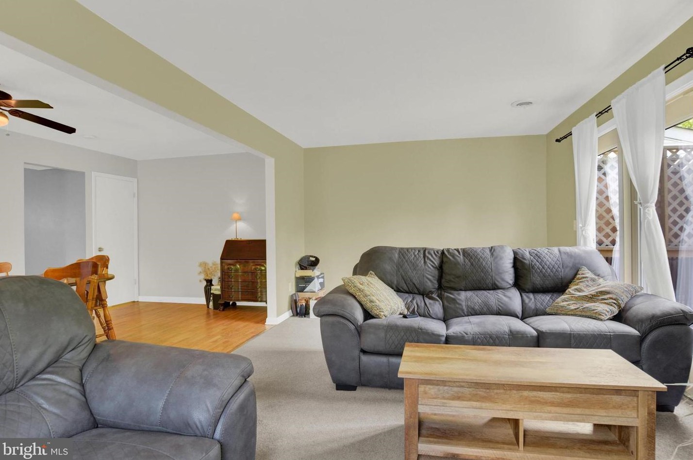 1155 Pheasant Dr, Carlisle, PA 17013-1252
