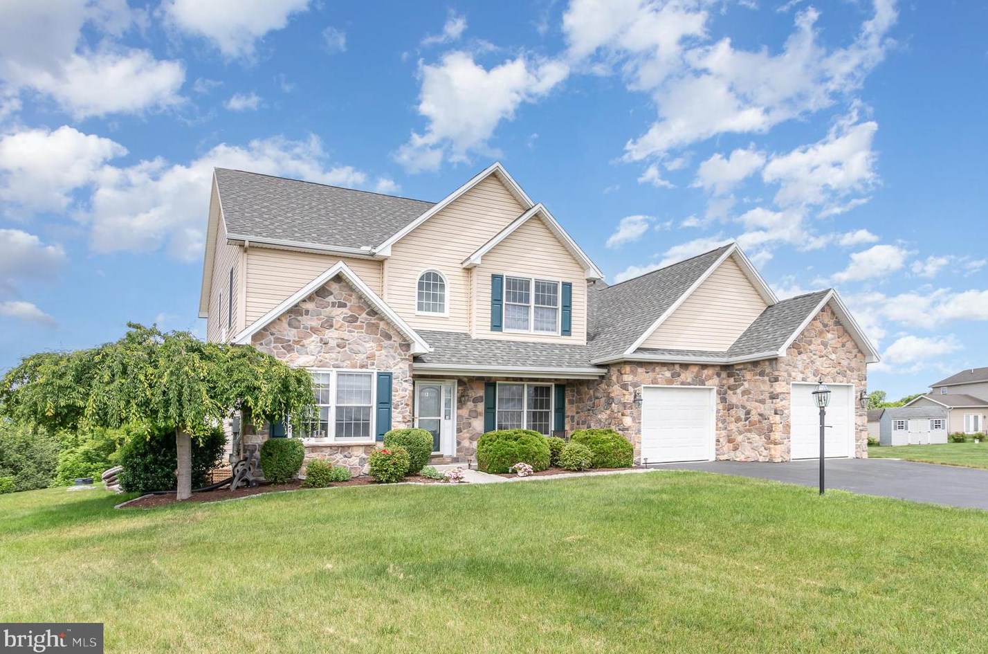 13 Prickly Pear Dr, Carlisle, PA 17013-8546