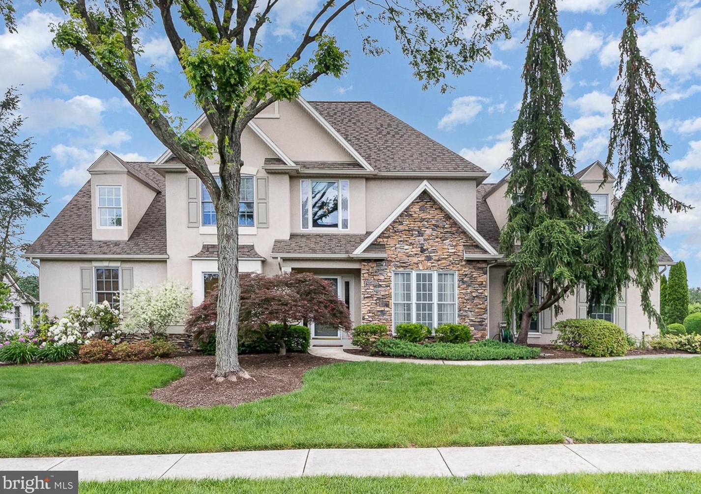 1081 Country Club Rd, Camp Hill, PA 17011