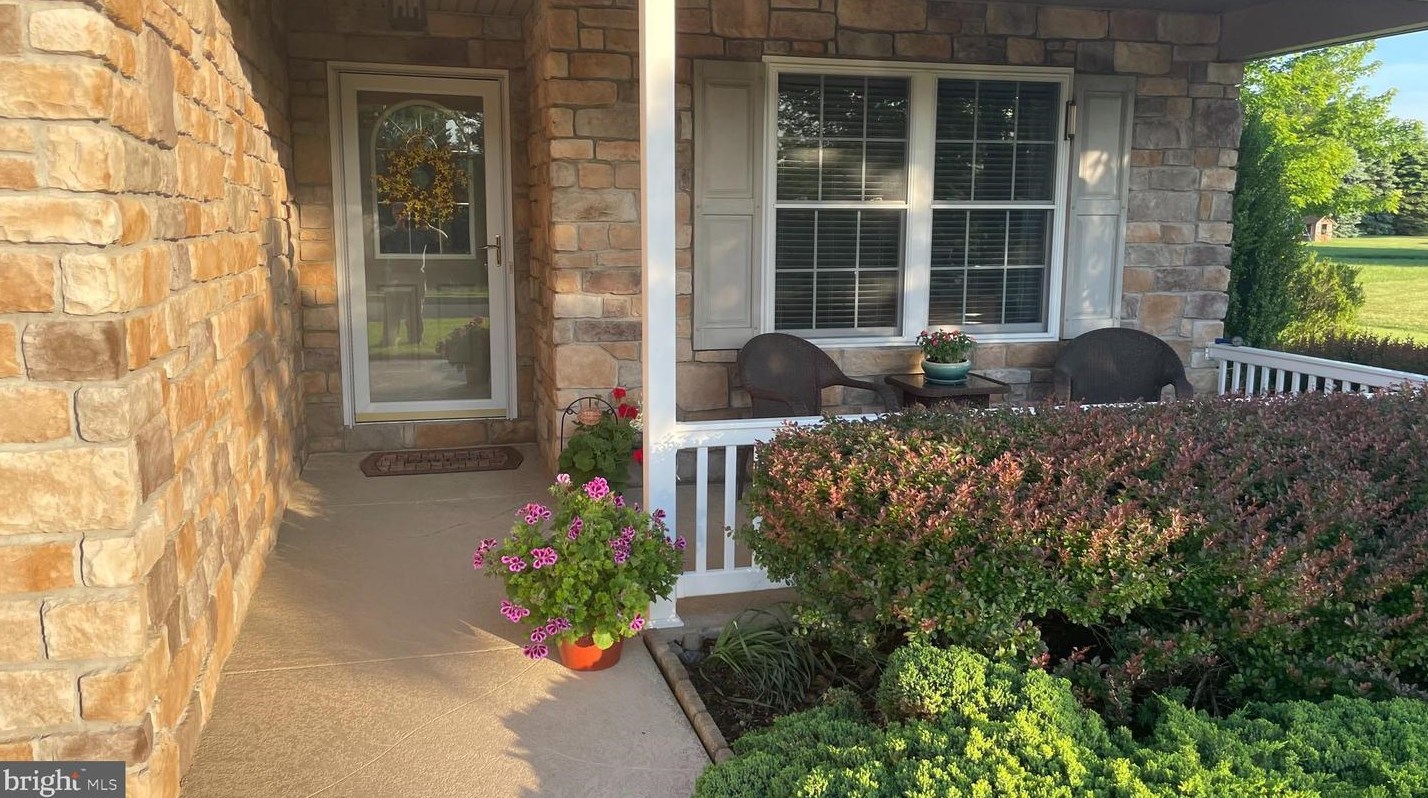 77 Ridge Ave, Carlisle, PA 17013-8127