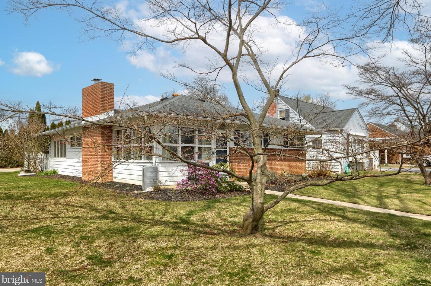 1198 Lowther Rd, Camp Hill, PA 17011