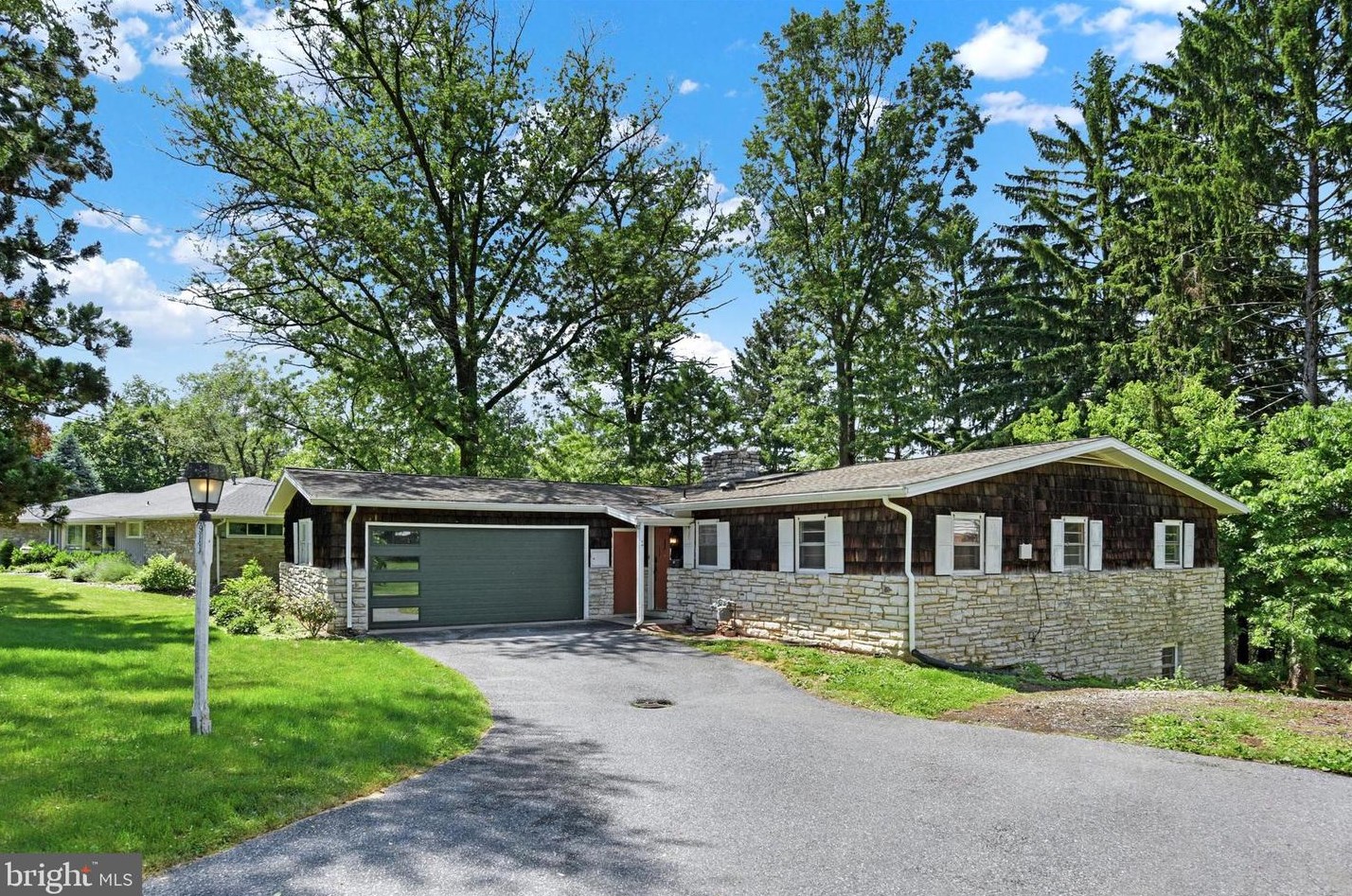 911 Indiana Ave, Lemoyne, PA 17043