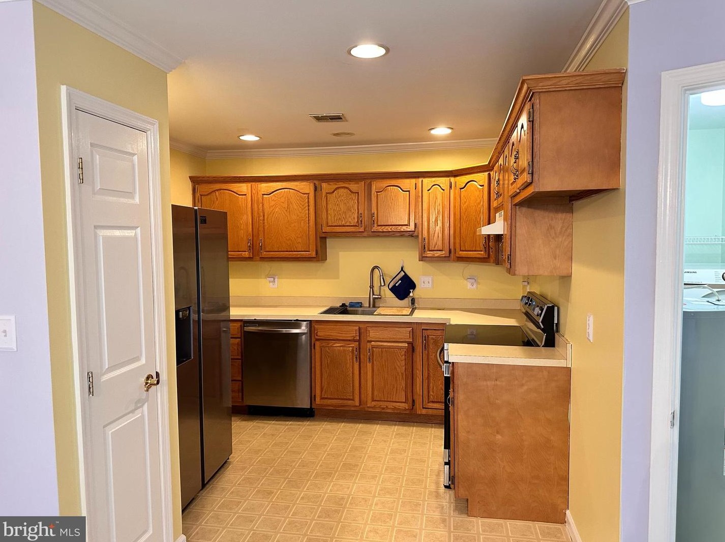 609 Ml Race Ct, Carlisle PA 17013-2531 exterior