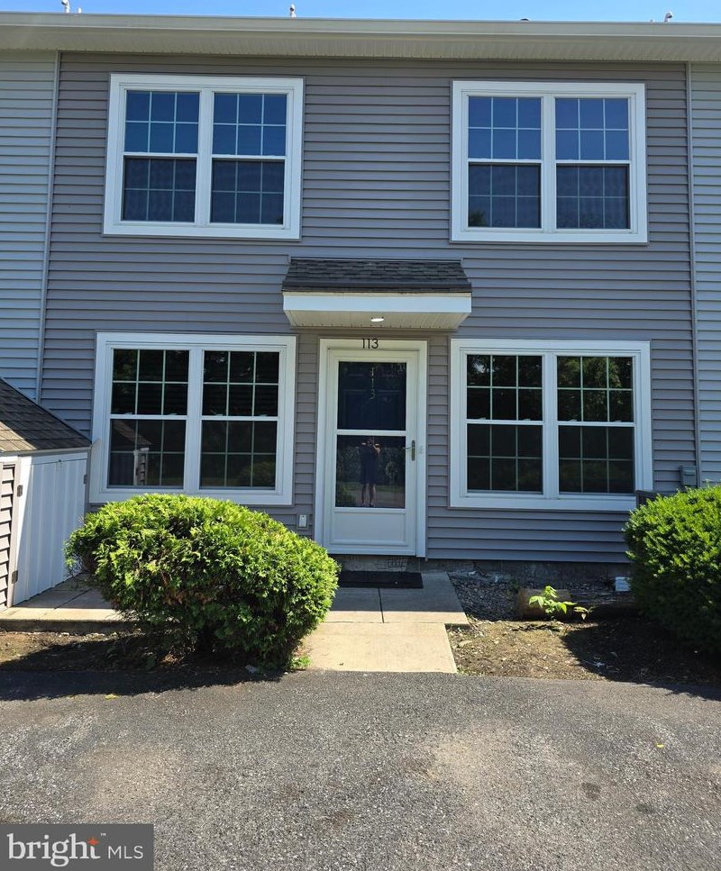 113 Courtyard Dr, Carlisle, PA 17013