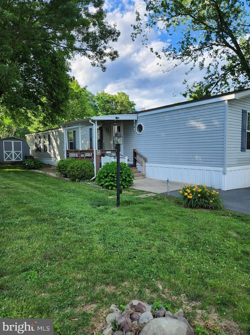 525 Quail Ct, Navy Sup Dpt, PA 17050