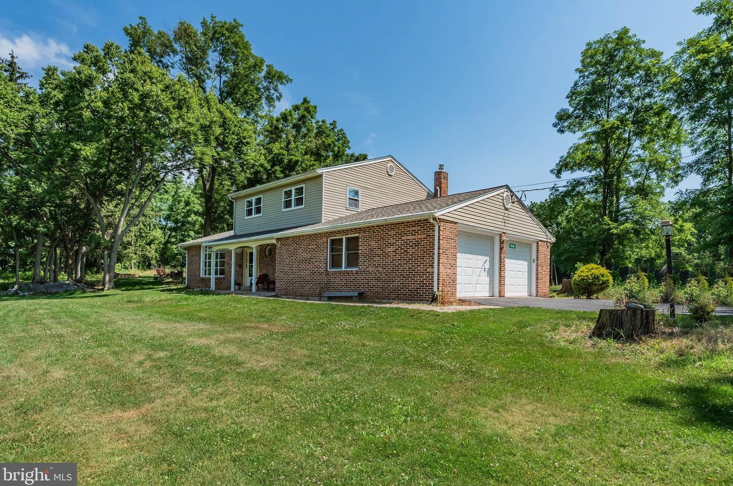 96 Old Stonehouse Rd, Carlisle, PA 17015-9785