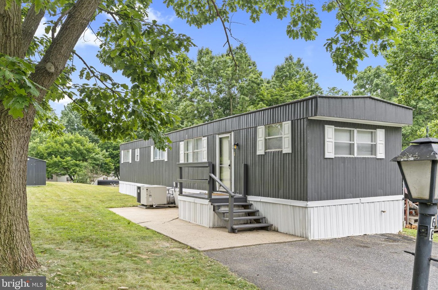 66 Shippensburg Mobile Estate, Lees Cross Roads, PA 17257