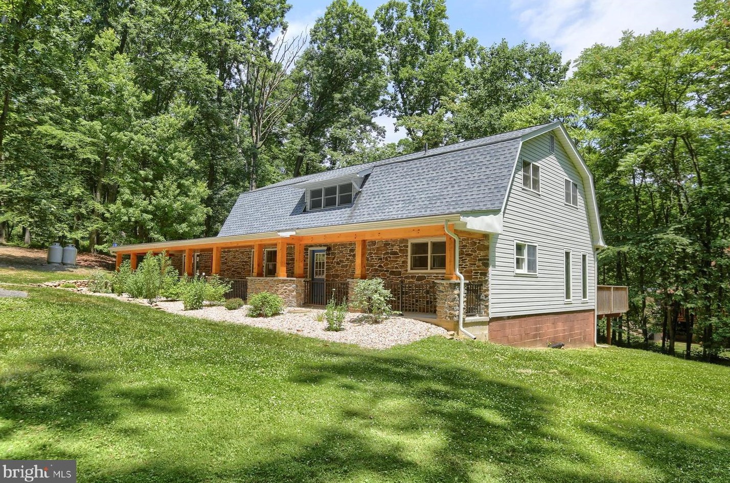501 Sample Bridge Rd, West Enola, PA 17025-1029