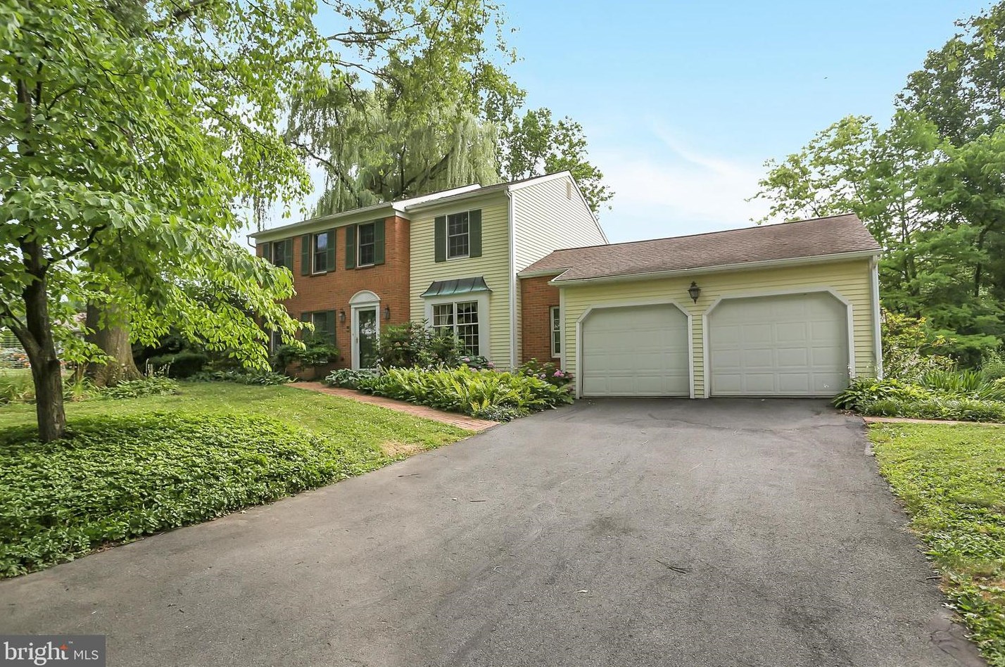 919 Woodland Dr, Lemoyne, PA 17043