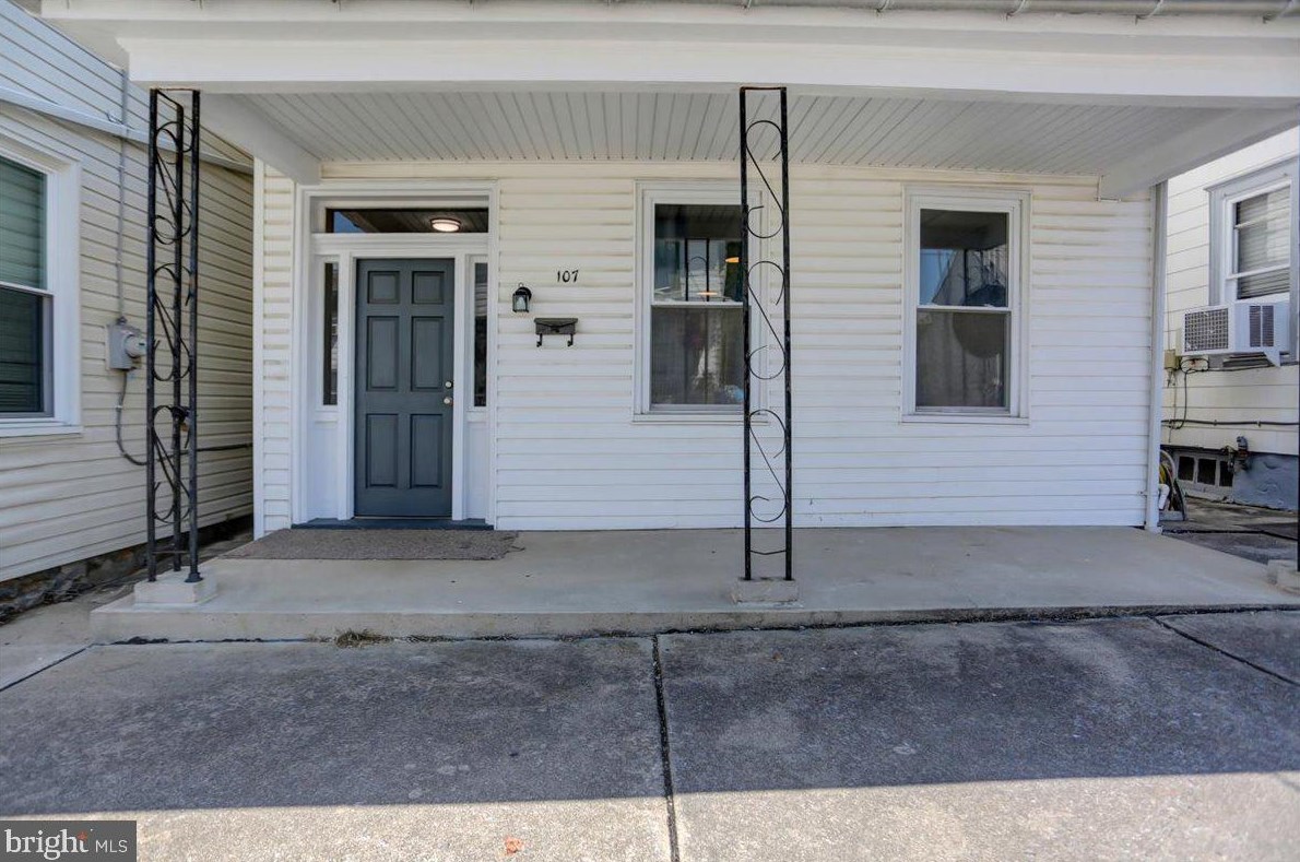 107 N Penn St, Lees Cross Roads, PA 17257