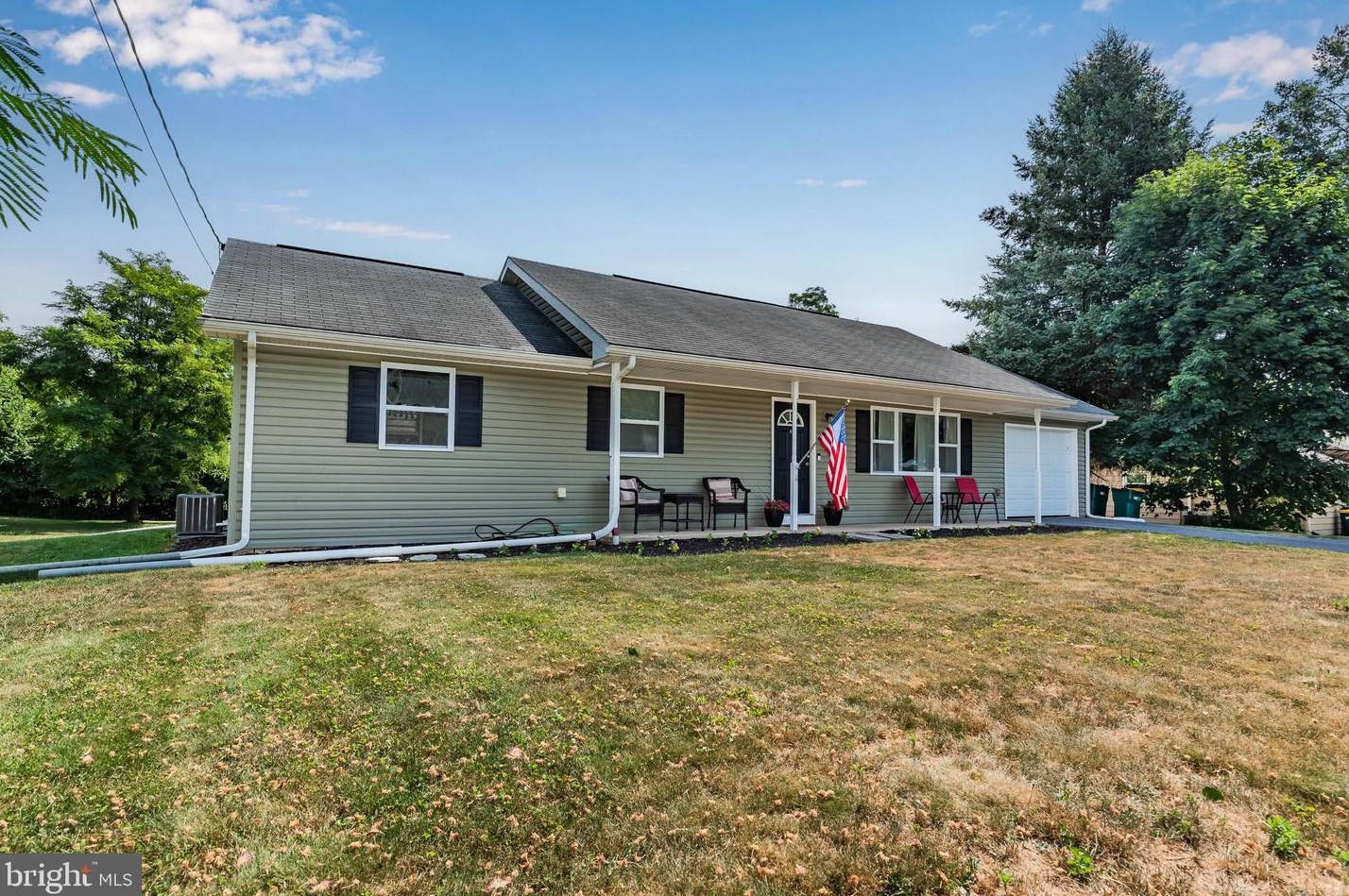 602 W Pine St, Mount Holly Springs, PA 17065