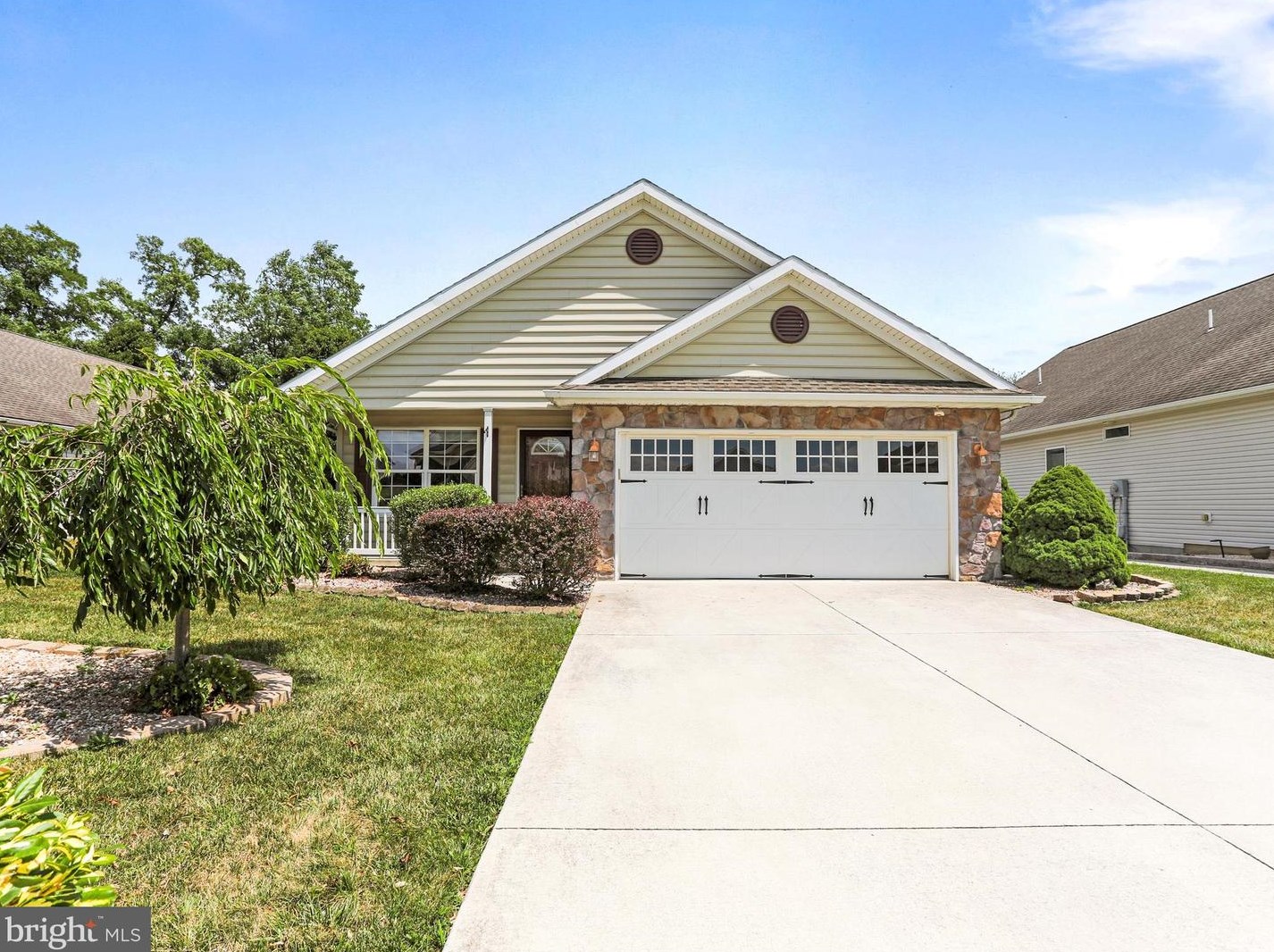 48 Lantern Ln, Lees Cross Roads, PA 17257