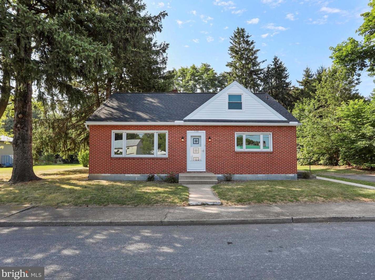 158 W Orange St, Lees Cross Roads, PA 17257