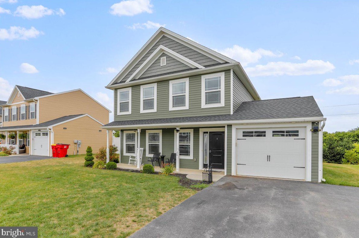 26 W Clarissa Dr, Lees Cross Roads, PA 17257