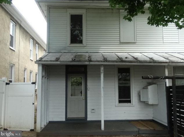 118 S Queen St, Lees Cross Roads, PA 17257
