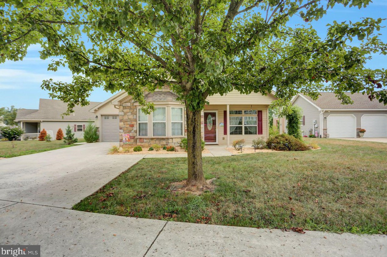 20 Colonial Ct, Lees Cross Roads, PA 17257