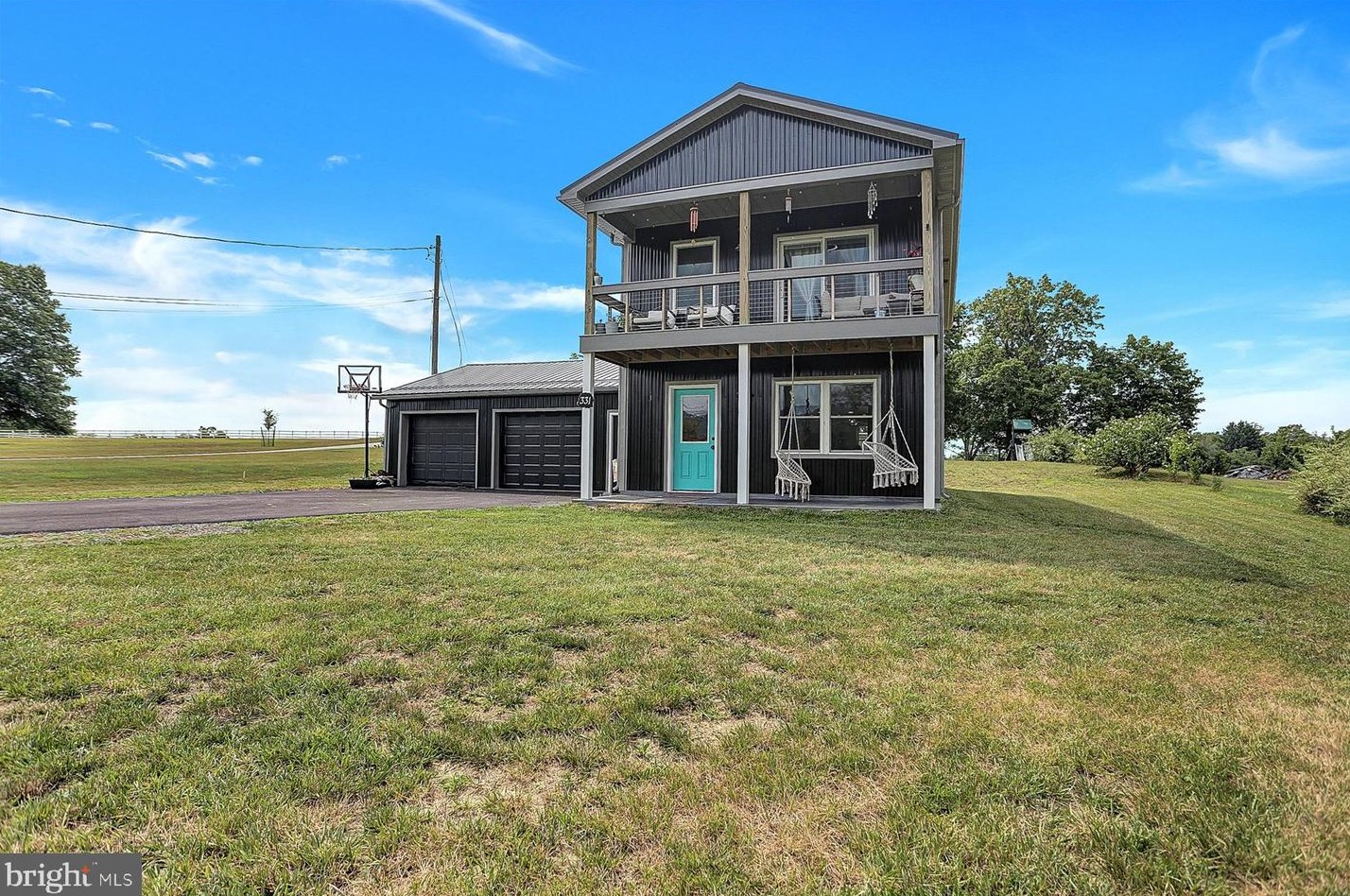 331 Sherwood Dr, Carlisle, PA 17015-9013