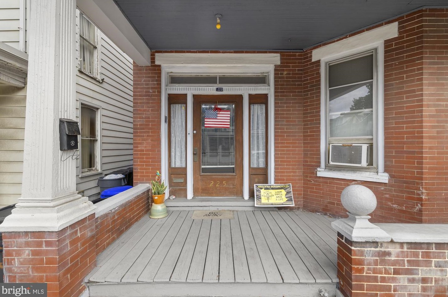225 E King St, Lees Cross Roads, PA 17257