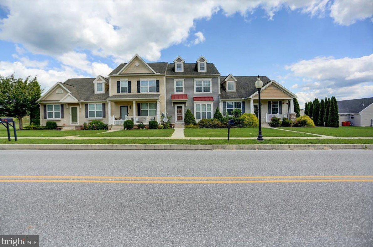109 Deerfield Ln, Lees Cross Roads, PA 17257