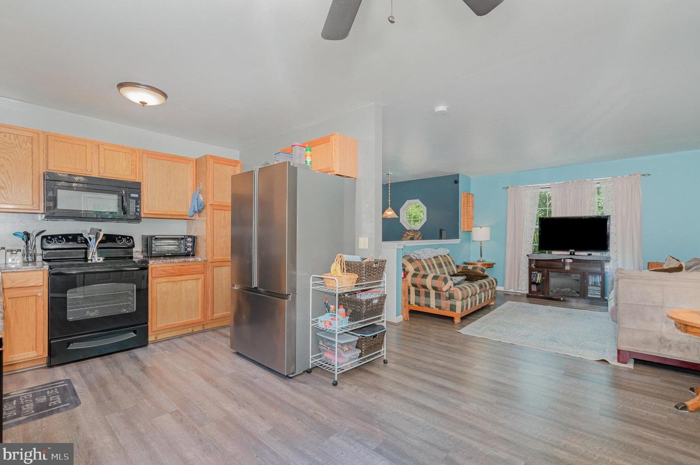585 Belle Vista Dr, West Enola, PA 17025-1328
