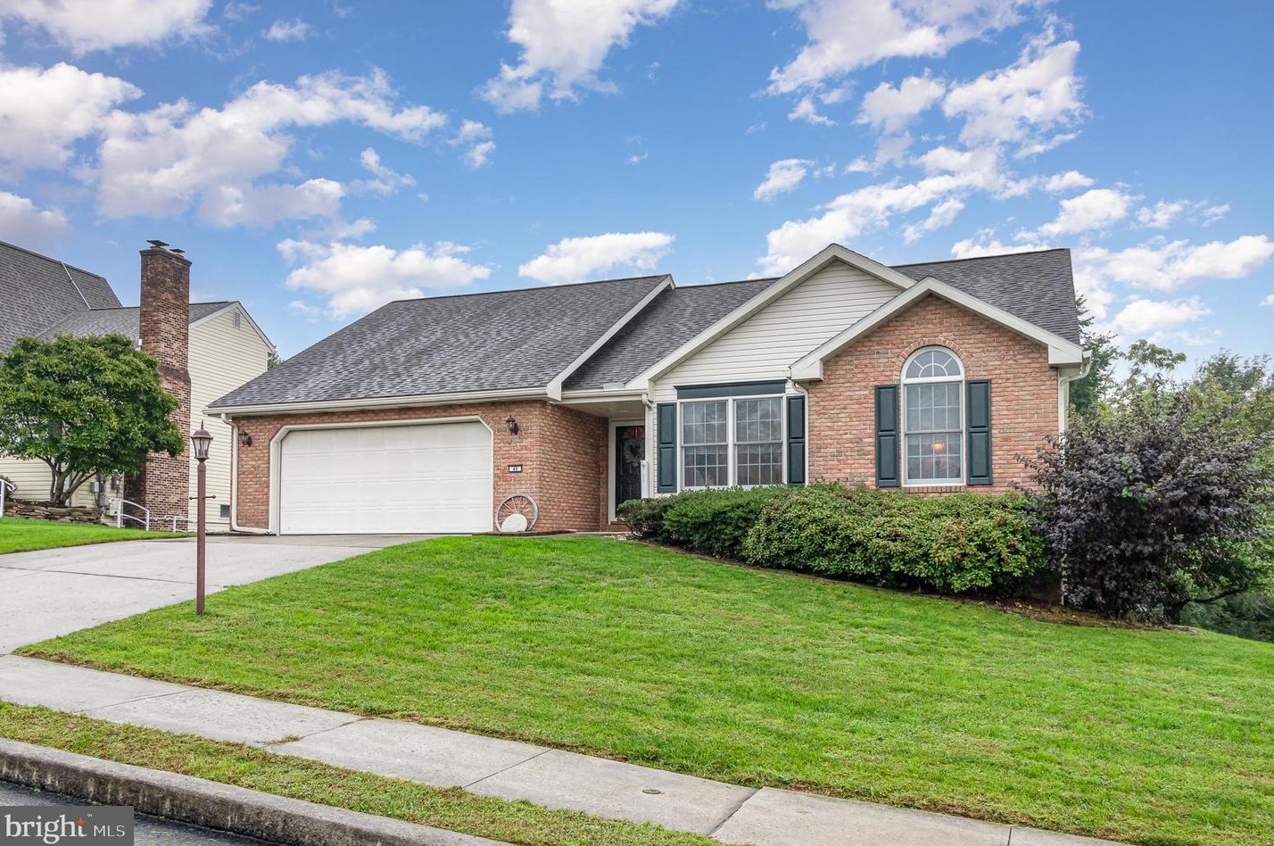 46 Sherwood Cir, West Enola, PA 17025-1840