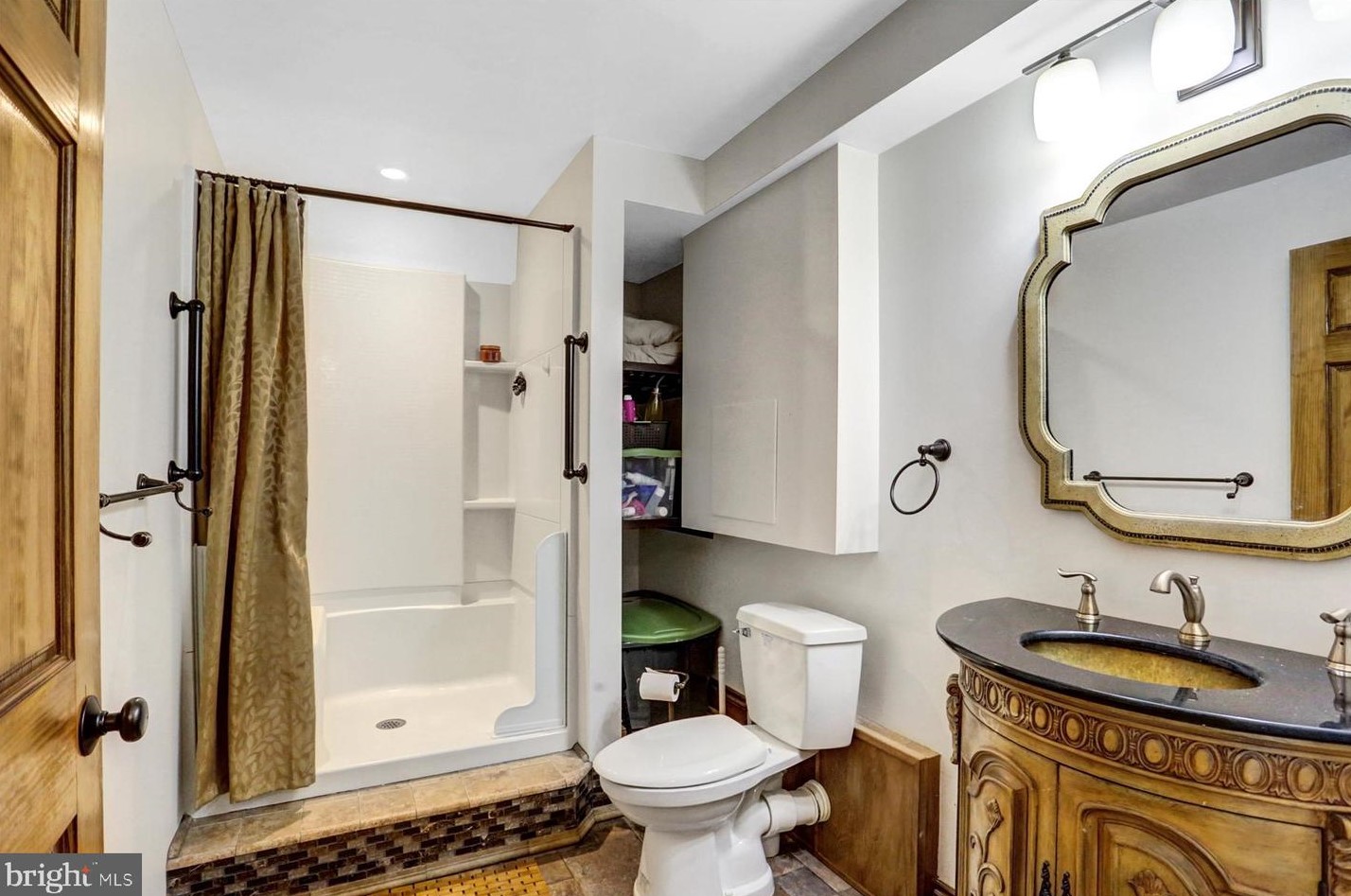 18 Arlington Dr, Carlisle PA 17015-3192 exterior