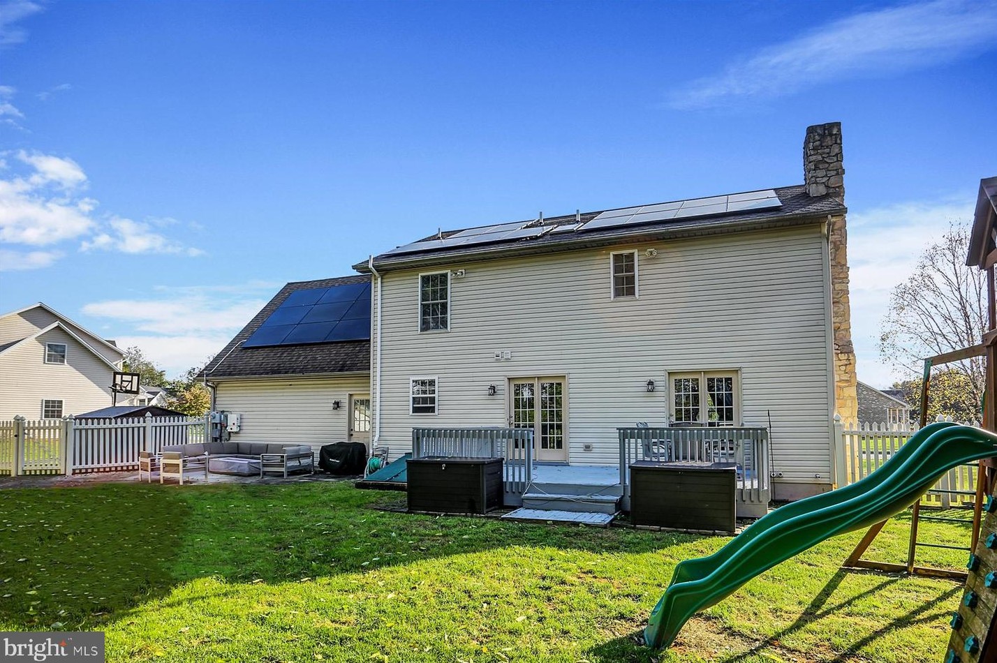 18 Arlington Dr, Carlisle PA 17015-3192 exterior