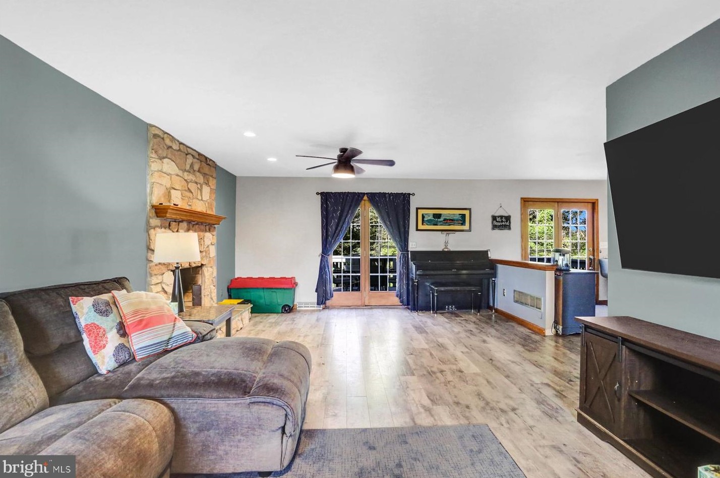 18 Arlington Dr, Carlisle PA 17015-3192 exterior