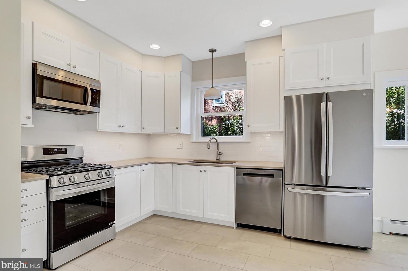 37 24th St, Camp Hill, PA 17011-4604