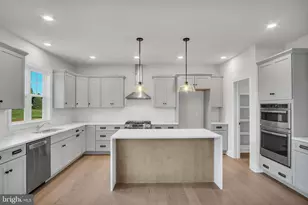 723 Brindle Farm Ln, Mechanicsburg, PA 17055 - Photo 2