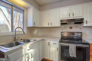 5404 Laurie Ln, Enola, PA 17025 - Photo 8