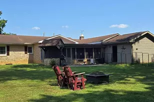 109 Sycamore Dr, Mount Holly Springs, PA 17065 - Photo 6