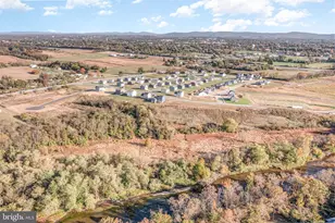 2 Stream Dr, Carlisle, PA 17013 - Photo 8