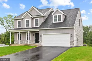 10 Stream Dr, Carlisle, PA 17013 - Photo 2