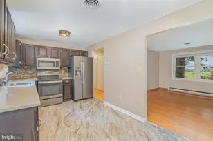 13 Eastwood Dr, Carlisle, PA 17015 - Photo 8