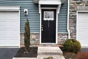 704 Admiral's Quay Dr, Mechanicsburg, PA 17050 - Photo 2