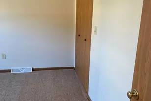 1052 Rebecca St, Carlisle, PA 17013 - Photo 8