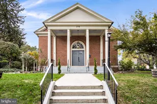 250 Mooreland Ave, Carlisle, PA 17013 - Photo 1