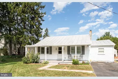 7 Orange Street, Mount Holly Springs, PA 17065 - Photo 2