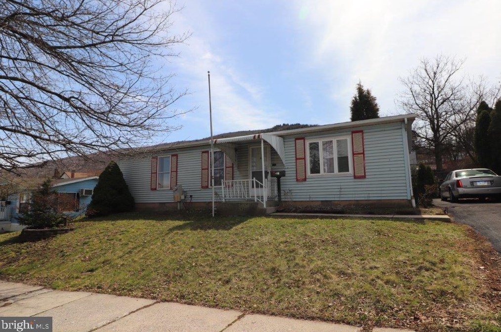 210 Lehigh Ave, Palmerton, PA 18071