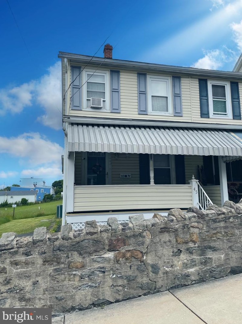 45 Walnut St, Lansford, PA 18232-1416