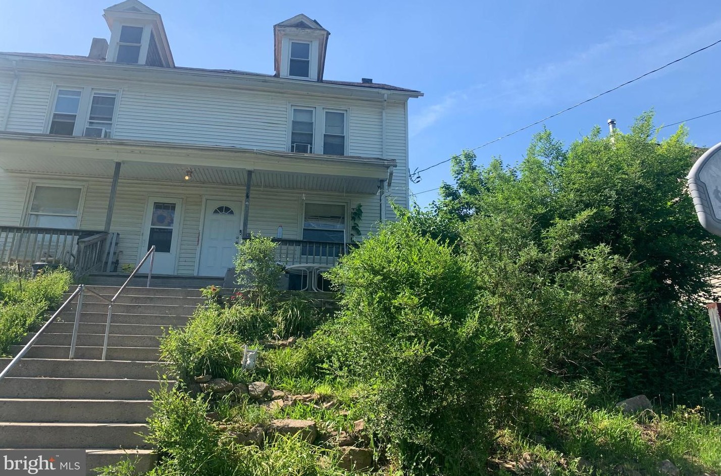 1167 Mauch Chunk Rd, Palmerton, PA 18071