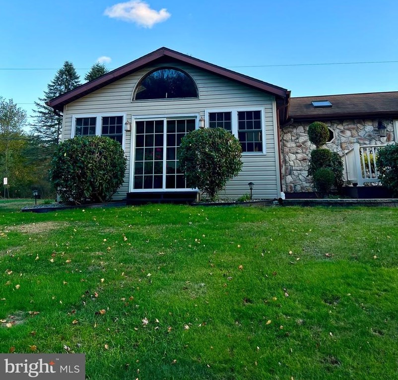 1707 Wetzel Run Dr, Weatherly, PA 18255