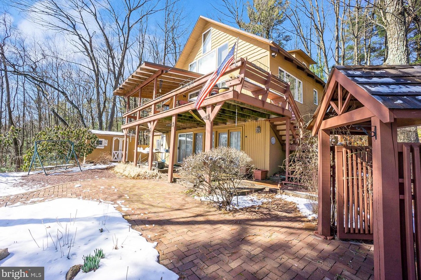 295 Kennetta Ln, Palmerton, PA 18071