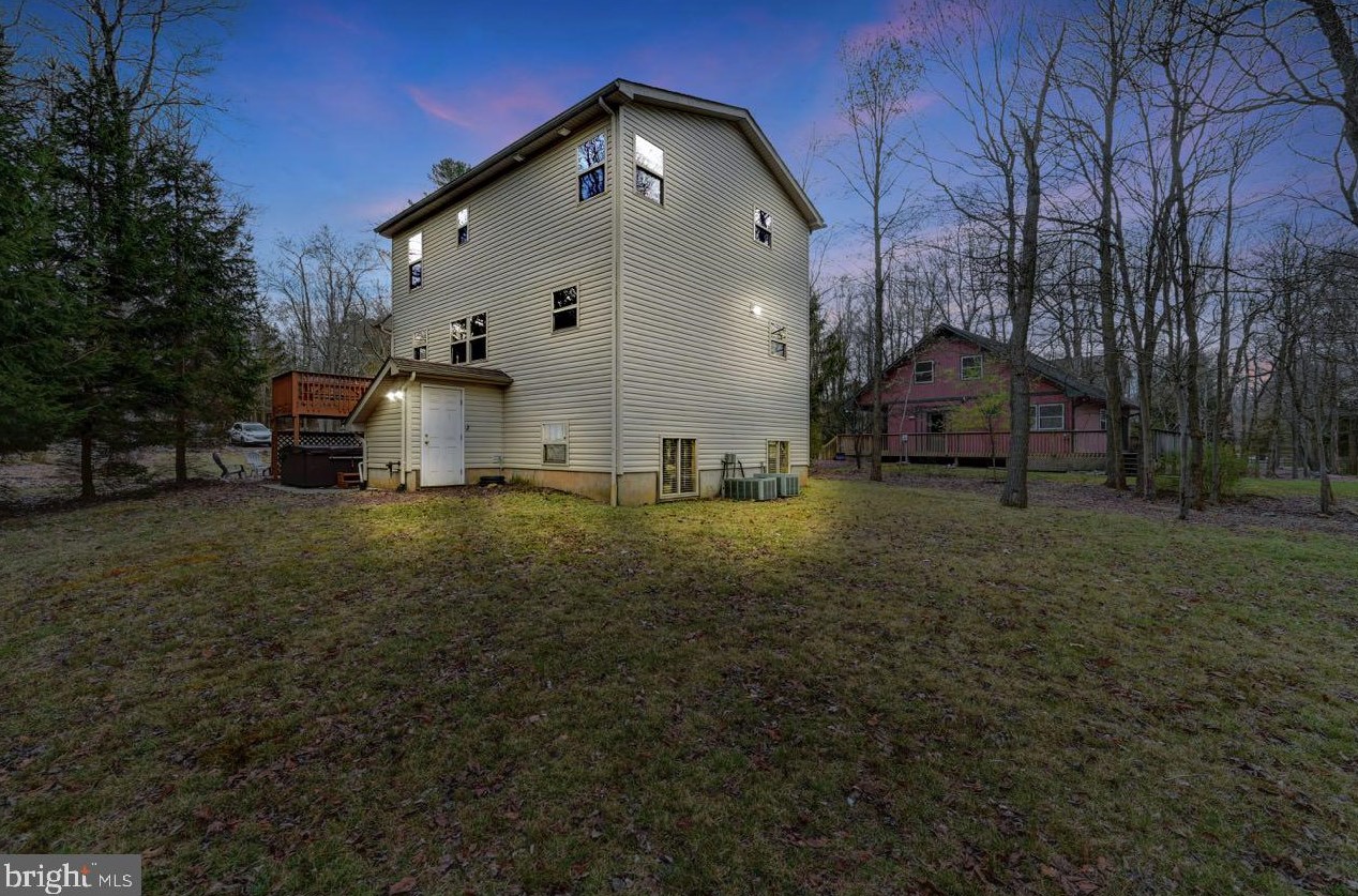 48 Estates Dr, Lake Harmony, PA 18624