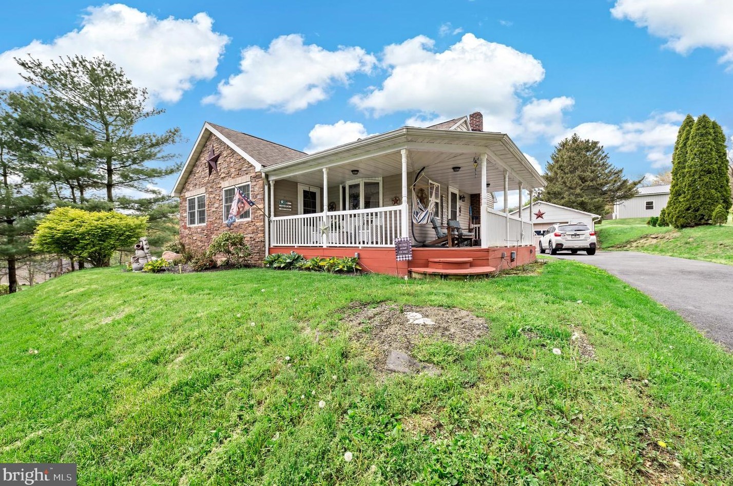 40 Hahns Dairy Rd, Palmerton, PA 18071