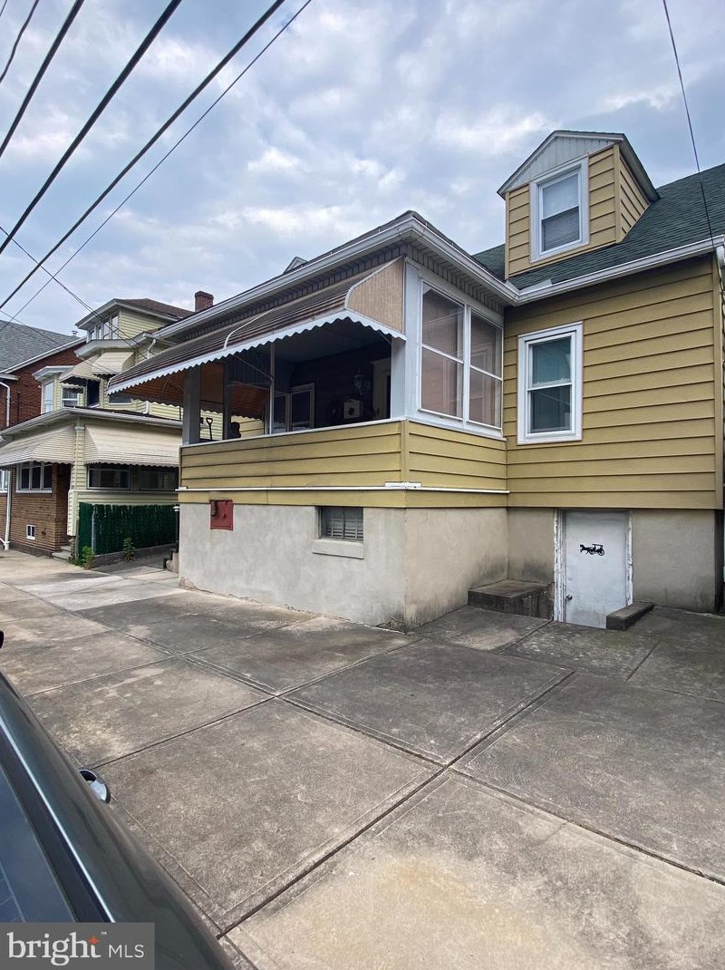 412 Bertsch St, Lansford, PA 18232-2207