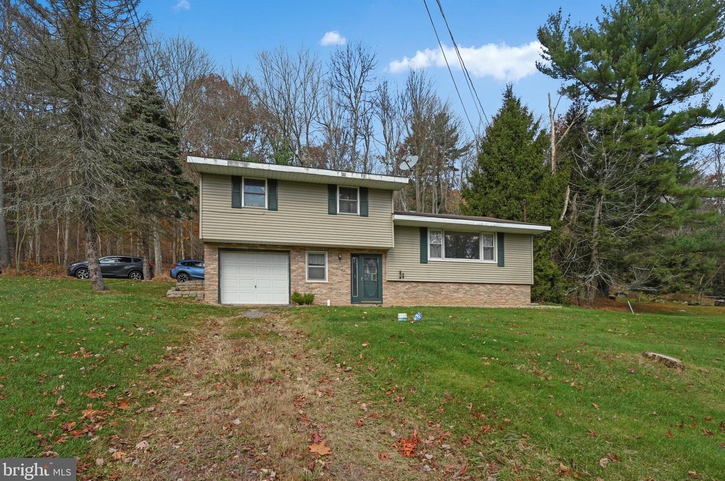 2358 Buck Mountain Rd, Weatherly, PA 18255