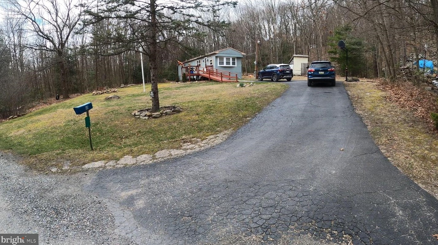 305 Summit Dr, Jim Thorpe, PA 18229